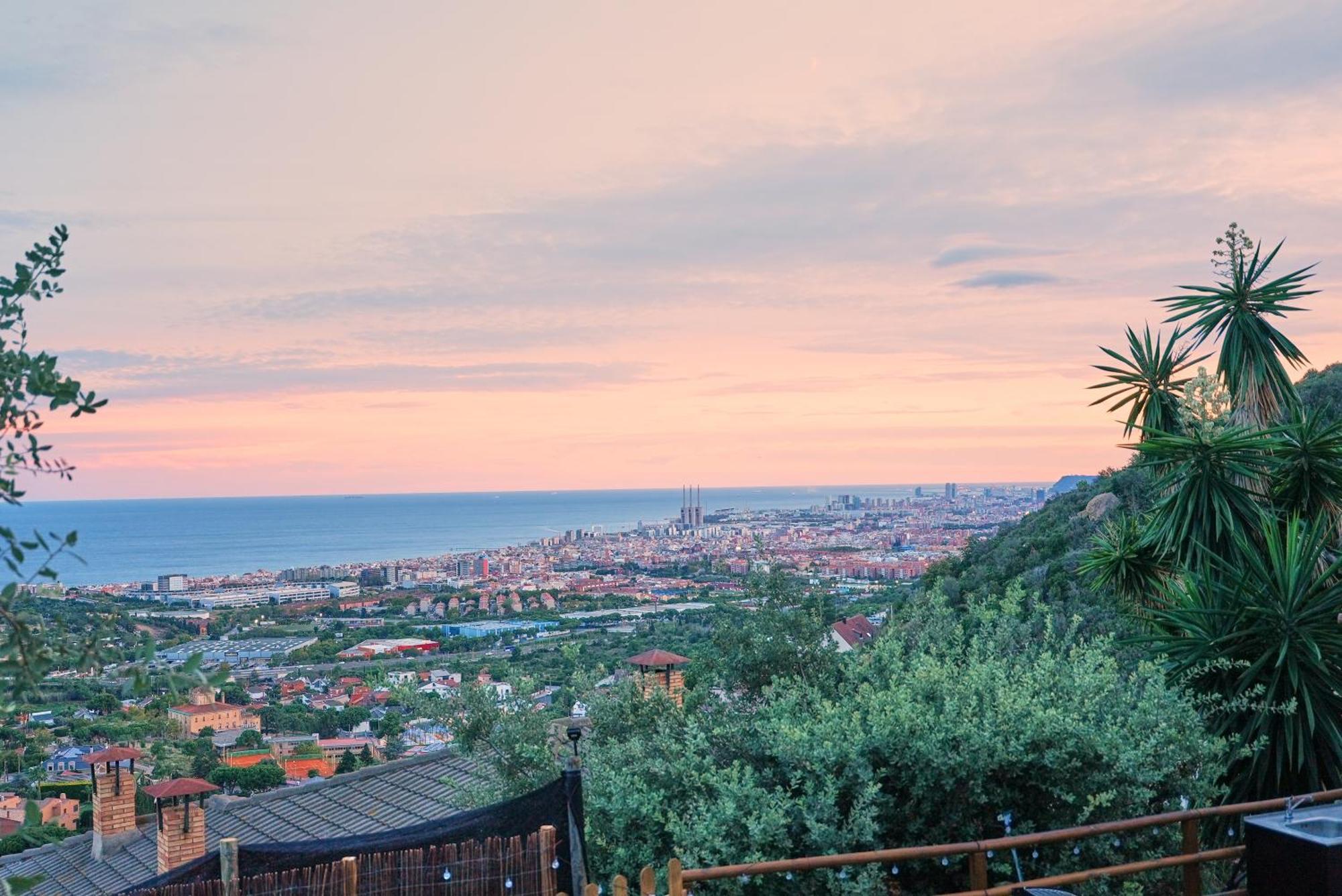 Aaa View Private Terrace Outdoor Heated Hot Tub Family Fun Vila Badalona Exterior foto